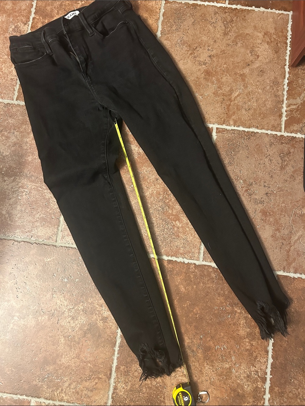 Frame Le High-Rise Black Skinny Jeans with Frayed Hem